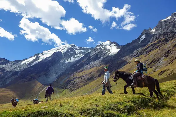 Singrenacocha Lake: The Ultimate Travel Guide