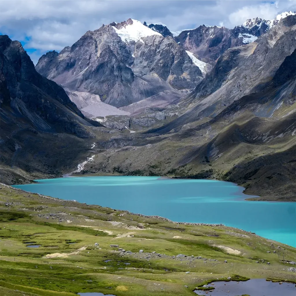 Singrenacocha Lake: The Ultimate Travel Guide