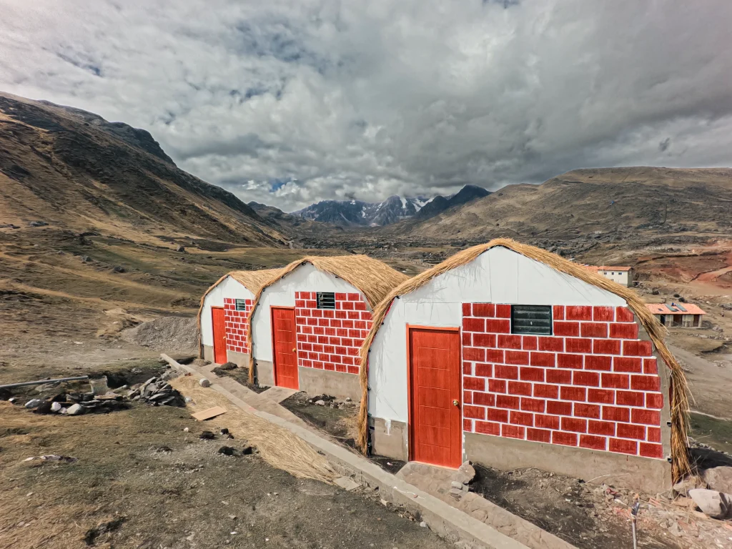 Hotel at Pacchanta in Ausangate, Sky Dome